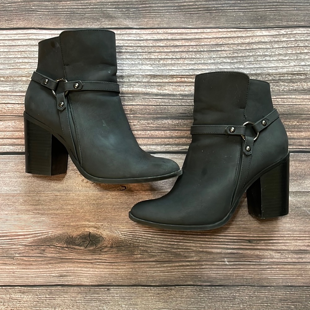Black booties! - Picture 5 of 12